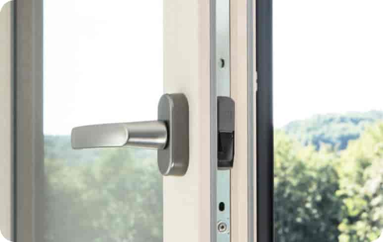 Image 5 of Herrajes y accesorios