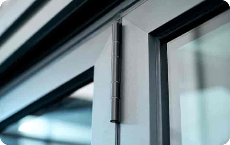 Image 2 of Herrajes y accesorios