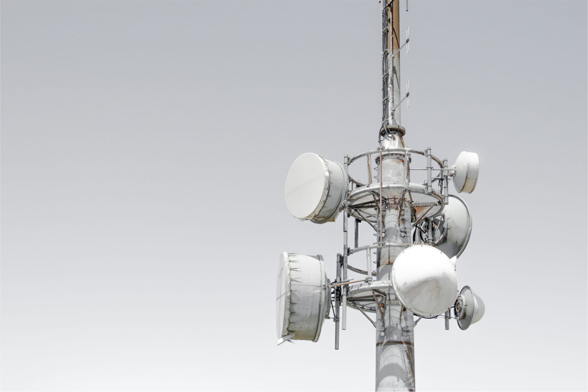 Suministros para plantas exteriores de telecomunicaciones